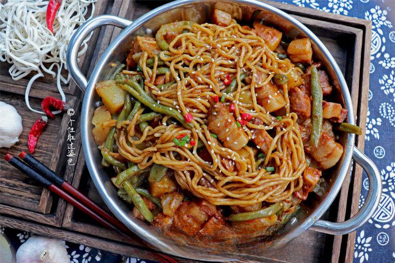 Braised Green Beans, Pork Belly and Noodles recipe photo