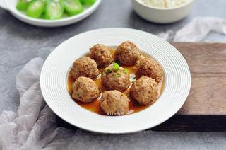 Steamed Pork Meatballs with Shiitake Mushrooms step 10: Remove from the steamer and garnish with chopped green onions before serving.