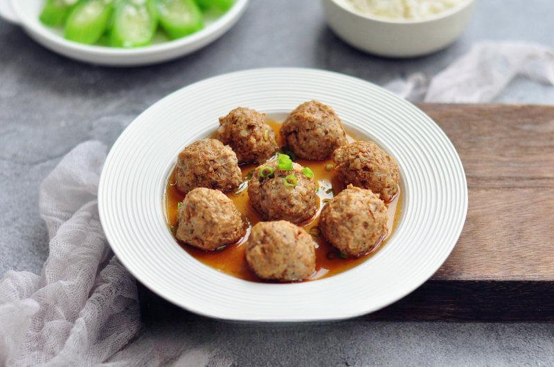 Steamed Pork Meatballs with Shiitake Mushrooms finished dish