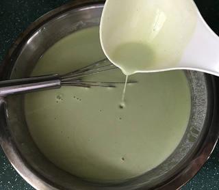 Refreshing Cucumber Jelly Rolls with Sour and Spicy Dressing step 2: Combine the flour, cornstarch, and salt in a bowl. Gradually stir in the cucumbe