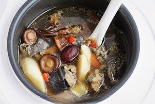 Braised Black Chicken with Chinese Herbs and Mushrooms step 8: Add the goji berries during the last 2 minutes of cooking. Season with salt to t