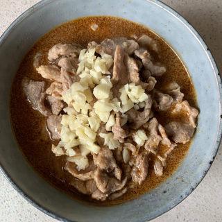 Spicy Pork Loin Hot Pot step 9: Once the pork is fully cooked, pour the meat and broth over the vegetables. Top 