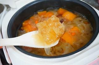 Papaya and Snow Fungus Sweet Soup step 8: Add the papaya during the later stage of cooking and continue simmering until te