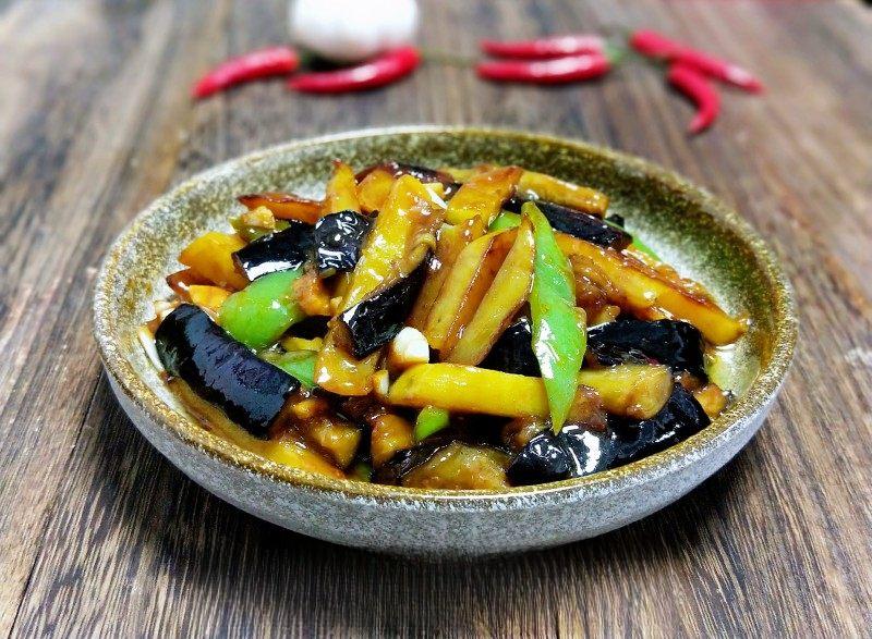 Braised Eggplant, Potato and Green Pepper recipe photo