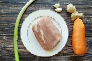Sweet and Sour Pork step 1: Wash and prepare all ingredients.