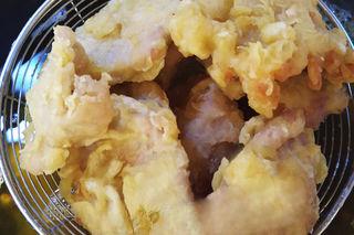 Sweet and Sour Pork step 7: Increase the oil temperature and fry the pork a second time until golden and cri