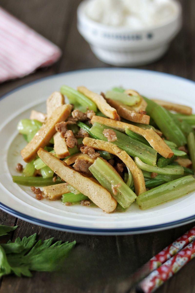 Stir-Fried Tofu Skin with Minced Pork and Chinese Celery finished dish