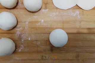 Steamed Red Bean Buns step 10: Steam over high heat for about 15 minutes. Turn off the heat and let the buns re