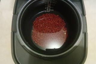 Steamed Red Bean Buns step 2: Meanwhile, rinse the red beans and place them in a pressure cooker with about fo
