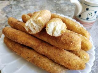 Cumin Fried Dough Sticks step 11: Serve warm while the exterior is crisp and the interior remains soft and fluffy.