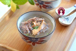 Dried Cuttlefish Duck Soup step 10: Serve hot with pieces of duck, squab, and cuttlefish in each bowl.