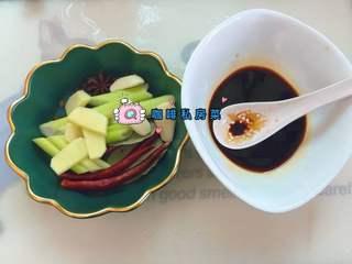 Braised Chicken Wings with Chestnuts step 3: Mix light soy sauce, dark soy sauce, cooking wine, and sugar in a small bowl to