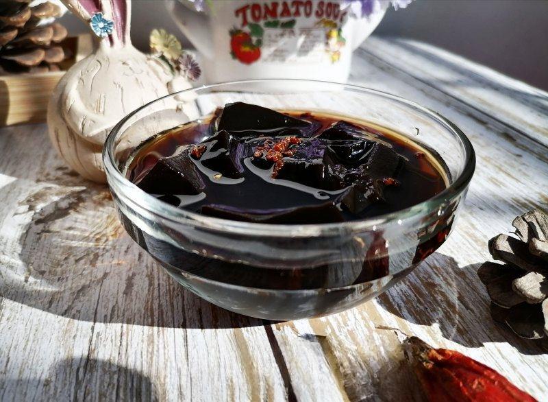 Chilled Herbal Turtle Jelly Dessert recipe photo