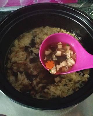 Quick Hot and Sour Mushroom Egg Soup step 7: Return the soup to a gentle boil.