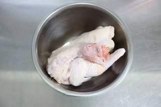 Chicken Soup with Chinese Yam and Carrot step 2: Remove any remaining feathers or impurities from the chicken and rinse thoroughl