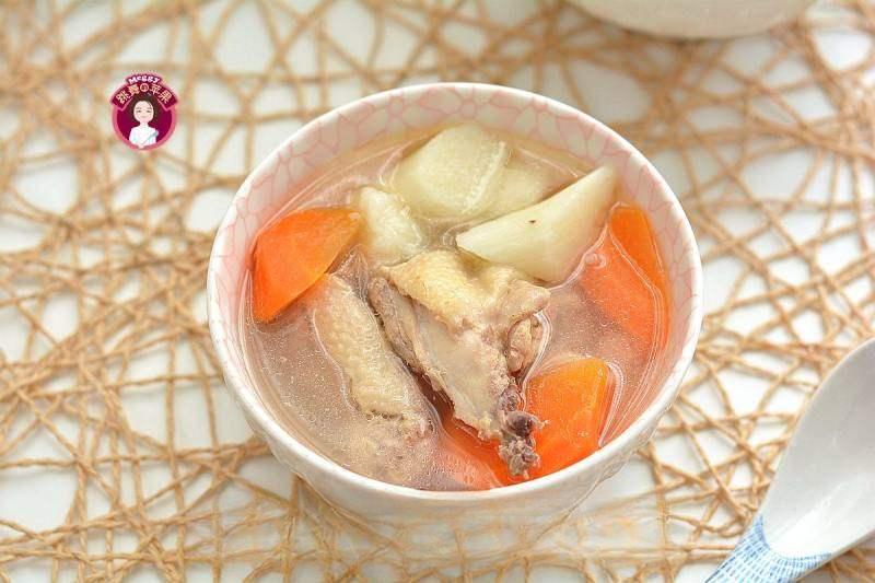 Chicken Soup with Chinese Yam and Carrot recipe photo
