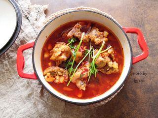Braised Pork Trotters step 13: Garnish with chopped cilantro before serving.