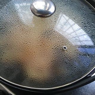 Pepsi Braised Chicken Wings Recipe step 11: Bring to a boil, then cover and simmer over low heat until the wings are tender.