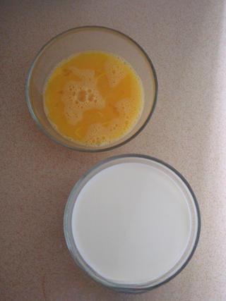 Steamed Milk Custard with Mango and Honey Almonds step 2: Crack the eggs into a mixing bowl.