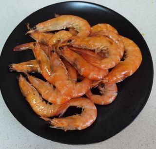 Sweet and Sour Braised Shrimp step 11: Remove the shrimp and set aside.