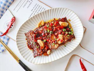 Braised Croaker in Savory Sweet Sauce step 12: Sprinkle with chopped green onions and red chili before serving.