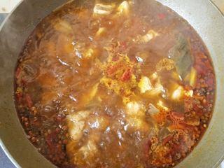 Mala Braised Pork Ribs with Potatoes and Onions step 14: Reduce to medium heat and braise for 40 minutes.