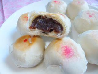 Red Bean and Jujube Paste Pastries step 21: Jujube paste filling.