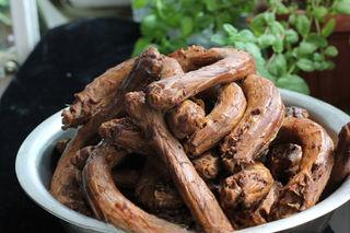 Spicy Braised Duck Necks step 15: Allow the duck necks to air-dry slightly before serving for the best texture.