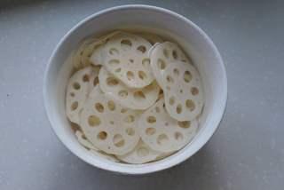 Lotus Root and Pork Stir-Fry step 4: Soak the sliced lotus root in water if not cooking immediately to prevent discol